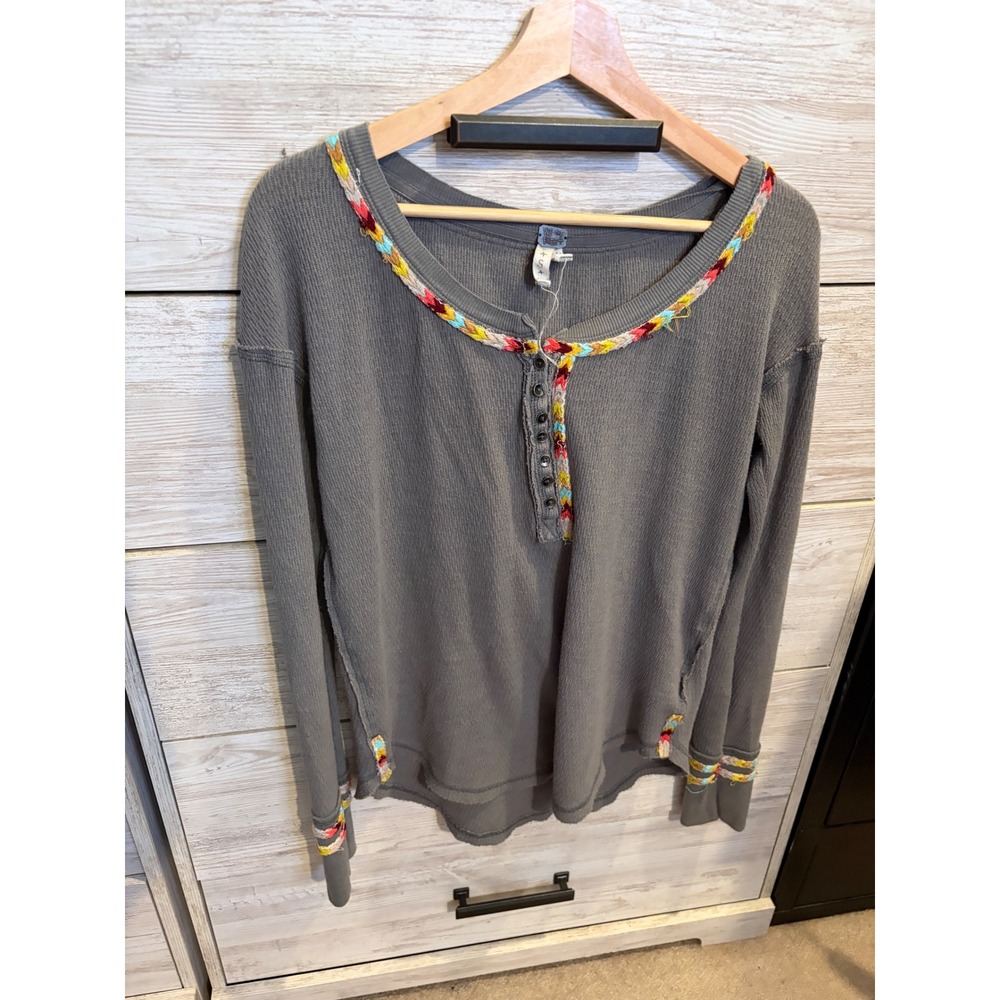Free People We The Free Grey Waffle Knit Henley Embroidered Trim Thermal Small - Picture 3 of 6